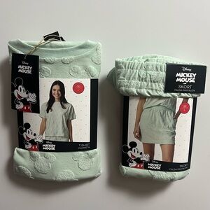 NWT Disney Mickey Mouse 2 Piece Set, Green, Size L